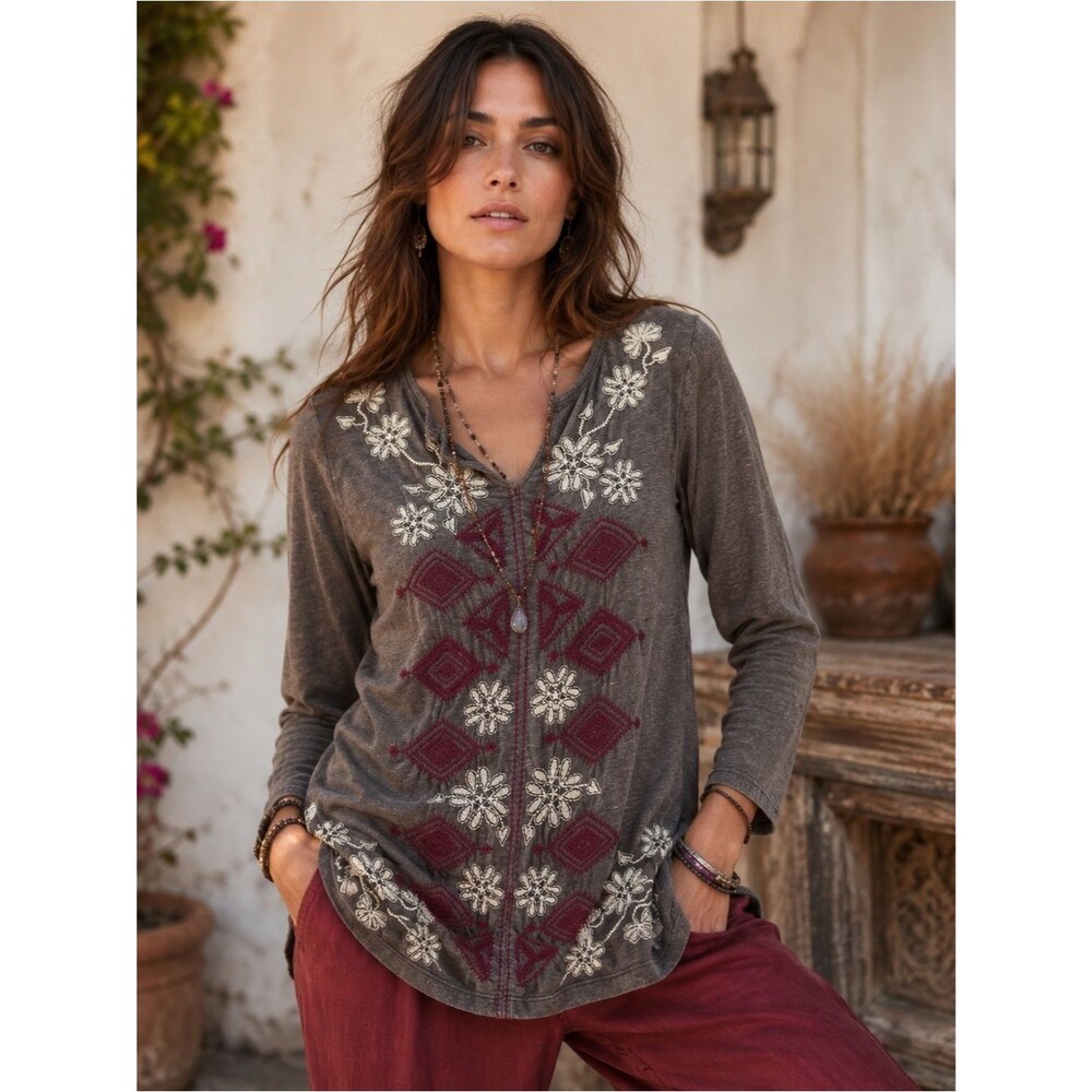 Johnny Was Floral & Diamond Embroidered Long Sleeve T Size Small